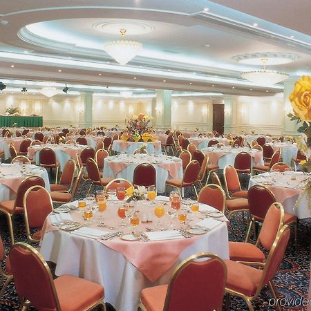 Holiday Inn Al Salam Jeddah Restaurant photo